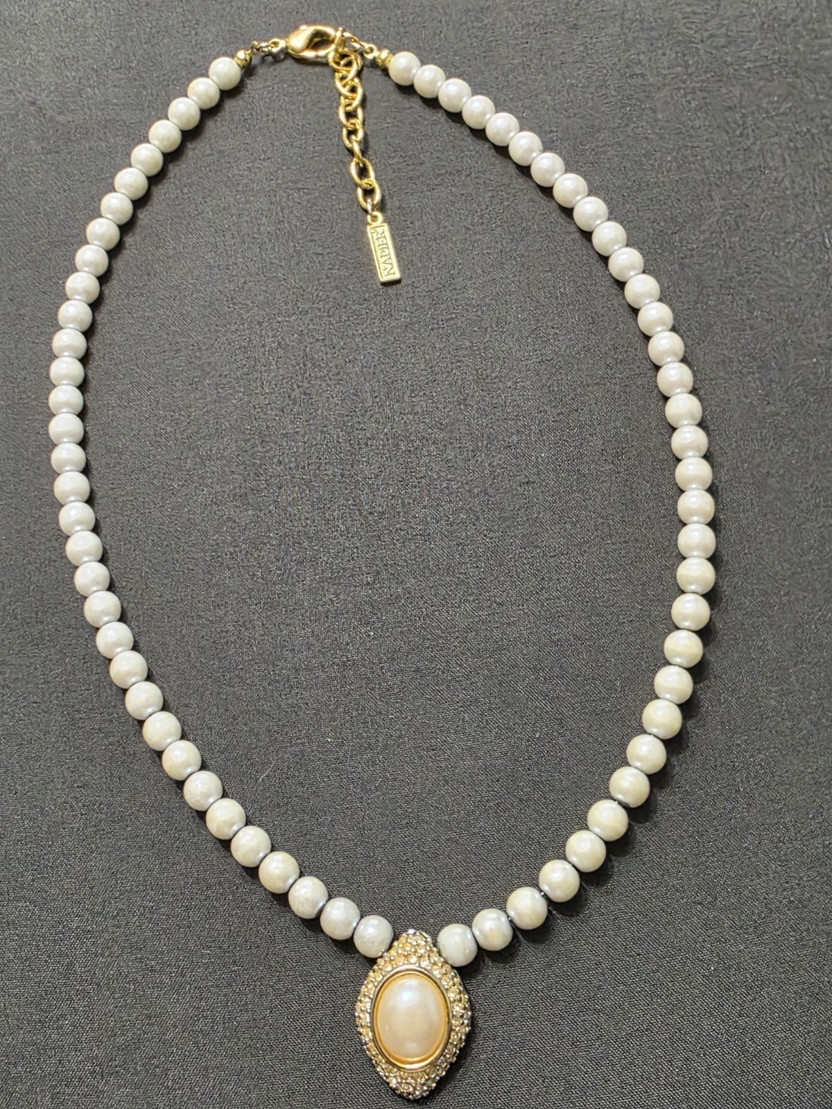 Estate – Gold Tone – Faux Pearl Vintage Necklace By Designer Napier – Item 428
