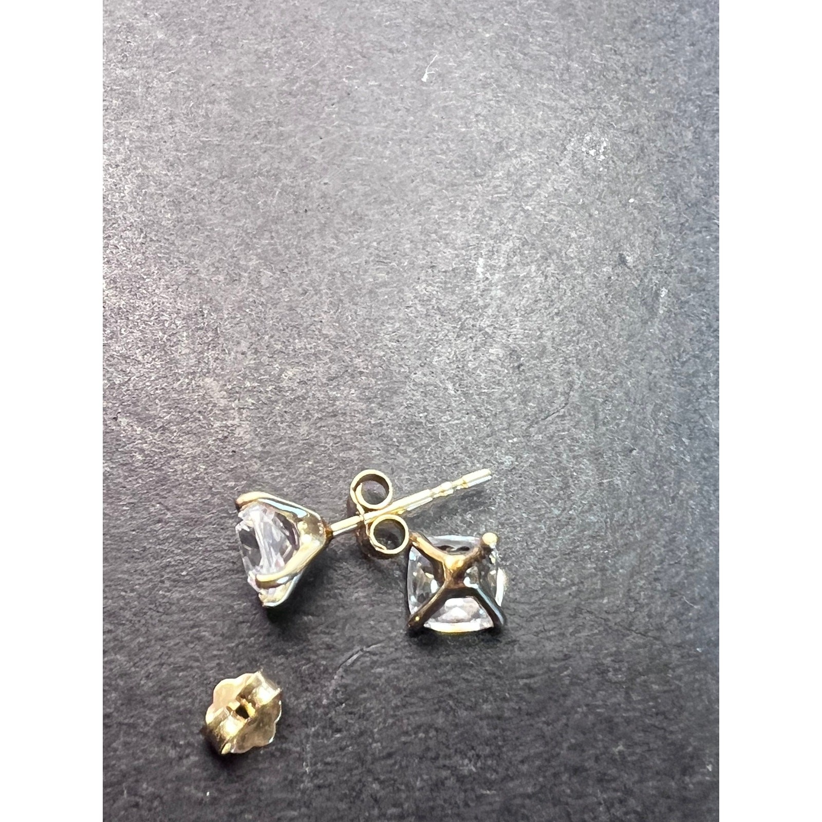 10k yellow gold princess cut 5.1mm cubic zirconia stud earrings