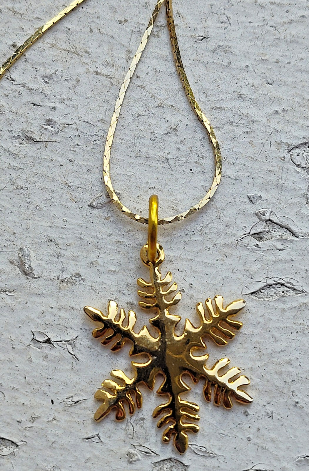 Gold Tone Snowflake Flower Pendant Chain Necklace