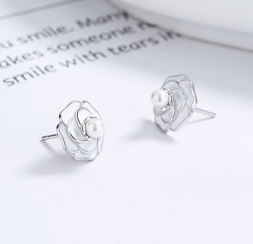 Dainty Camellia Pearl Flower Floral Sterling Silver Stud Earrings 10mm Gift K18