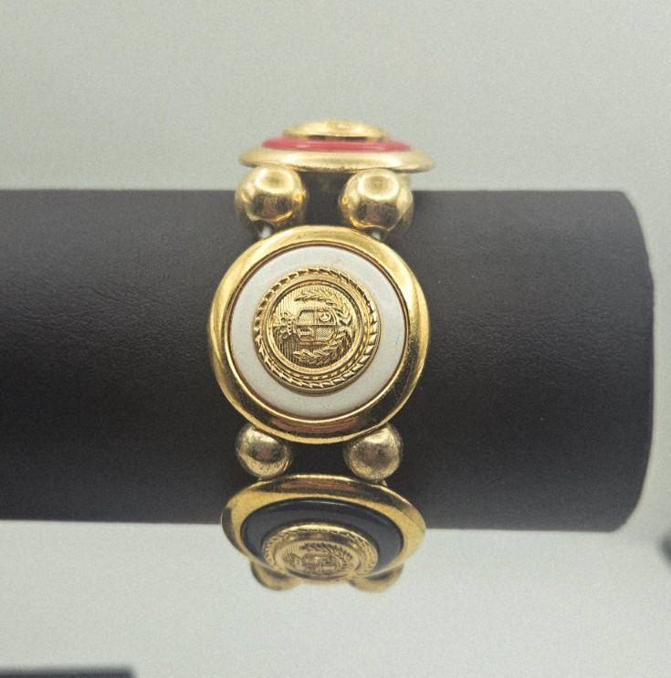 Liz Claiborne Bracelet Crest Gold Tone Red Black White Enamel Stretch NAUTICAL