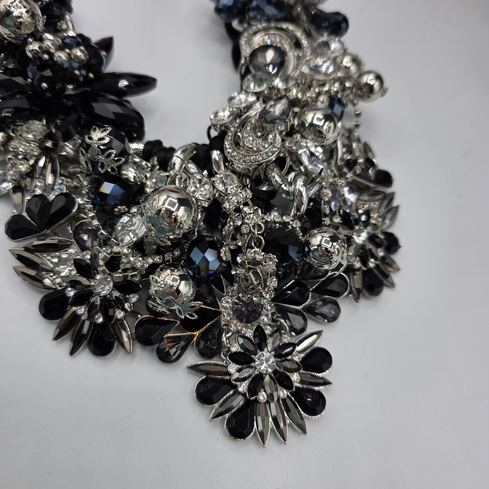 Aldo Silver Black Crystal Floral Statement Bib Necklace Chunky Curb Chain Bold