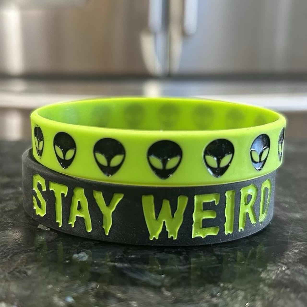 2 pcs Gothic Y2K Alien “Stay Weird Punk silicone Bracelet Style Black Green