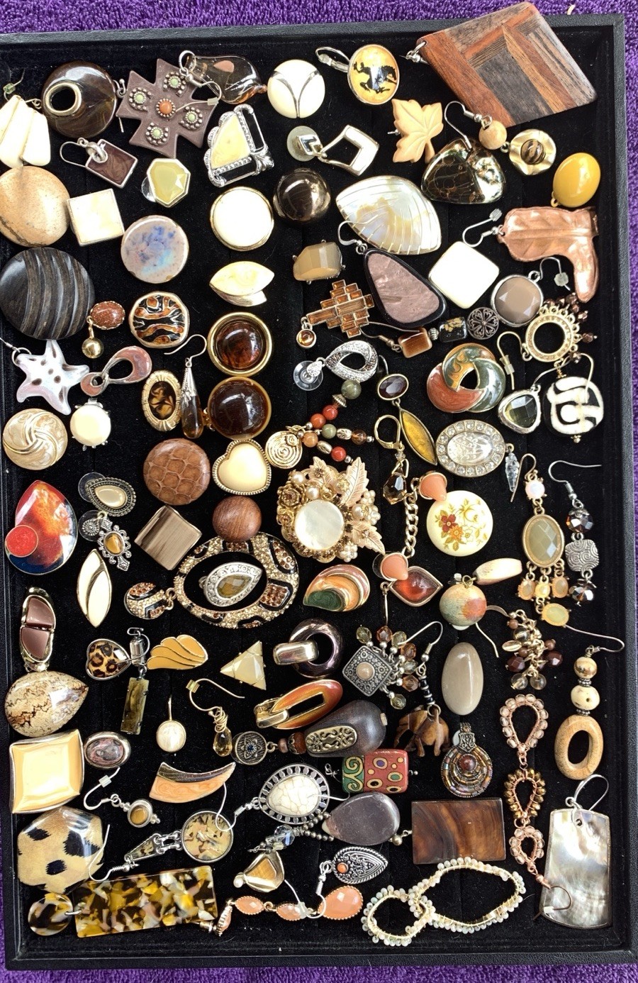 101 SINGLE “BROWN/BEIGE/EARTH COLORS”VINTAGE AND MODERN EARRINGS Lot# 74