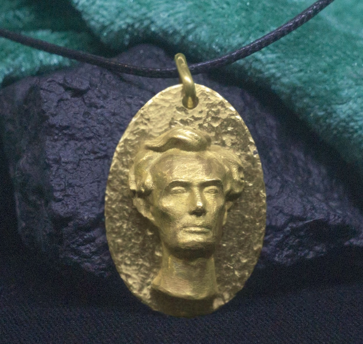 Abraham Lincoln Bronze Pendant, USA President Patriotic Necklace