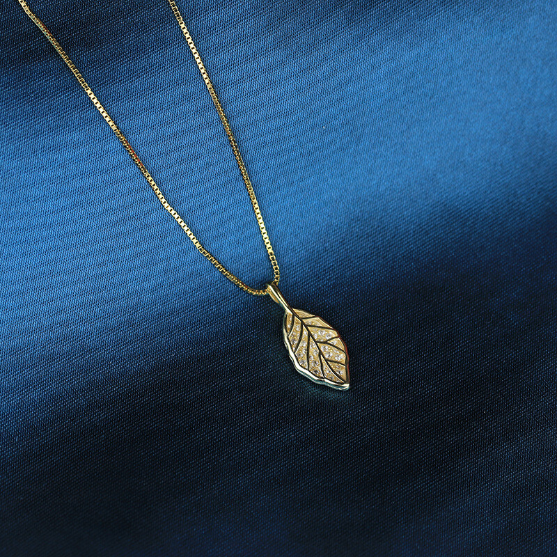 Woman 18K Gold Plated Stainless Steel Starry CZ Leaf Charm Necklace Chain