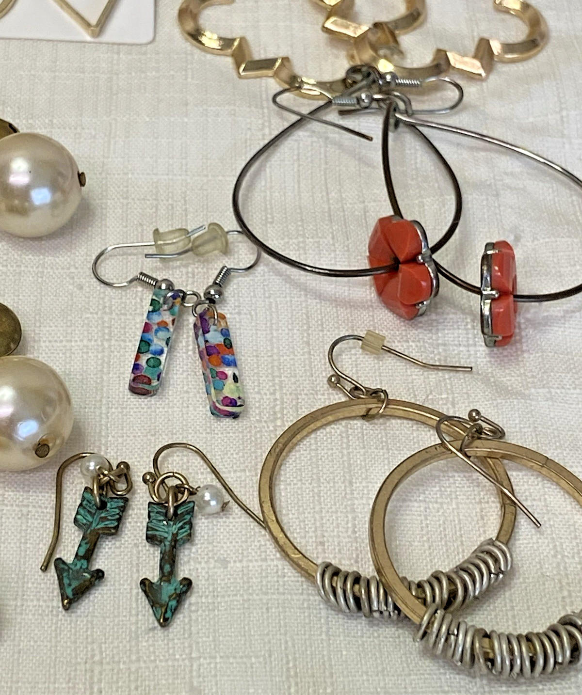 COSTUME EARRINGS Lot 81 Pairs Dangle Drop Beaded Metal Vintage to Modern Mix