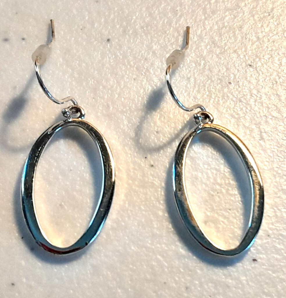 Silver Tone Hypo-Allergenic Oval Hoops Dangler/Drop French Wire 1.25″ Earrings