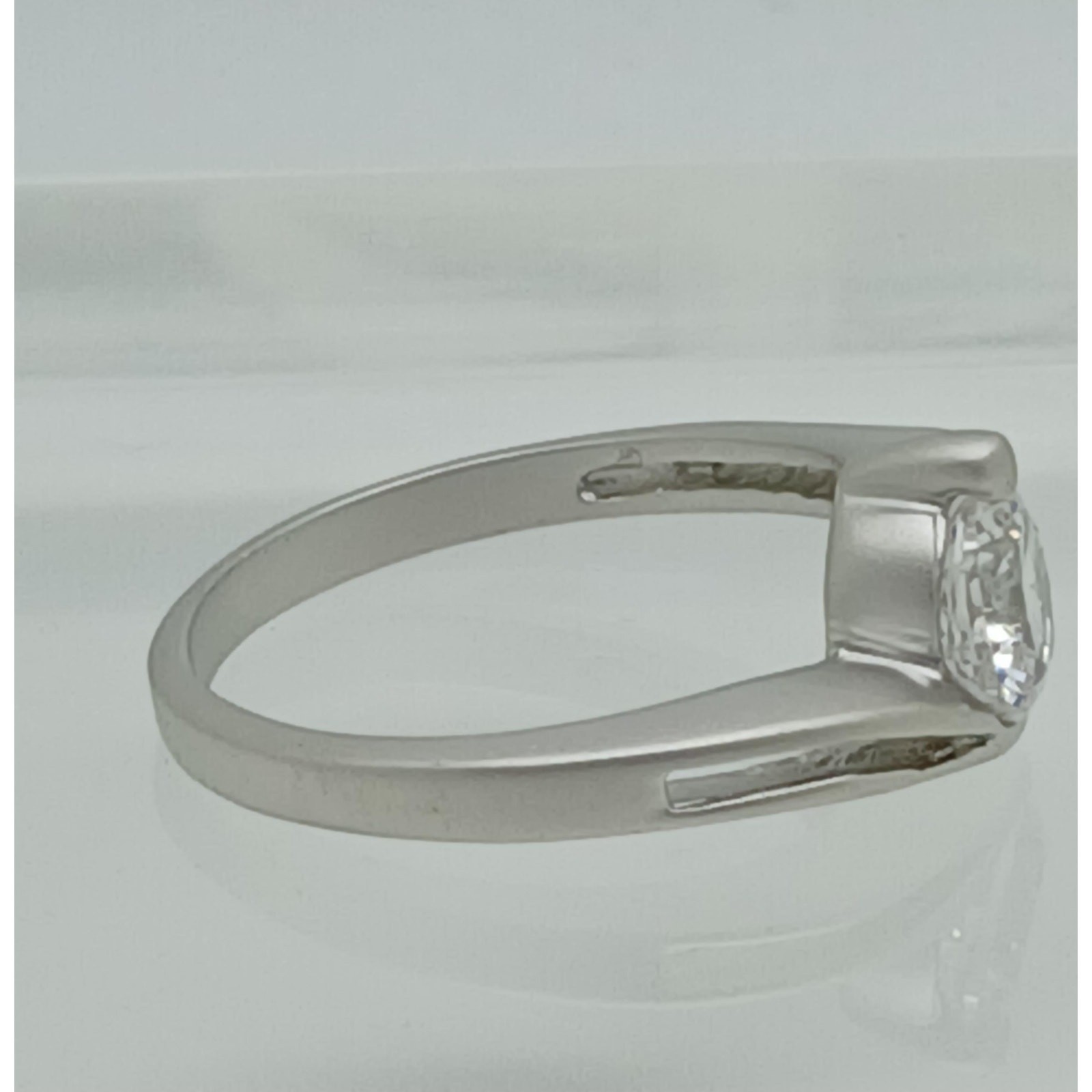 Matte Silver Tone Bypass Ring Round CZ Tension Setting Minimalist Ring Size 9