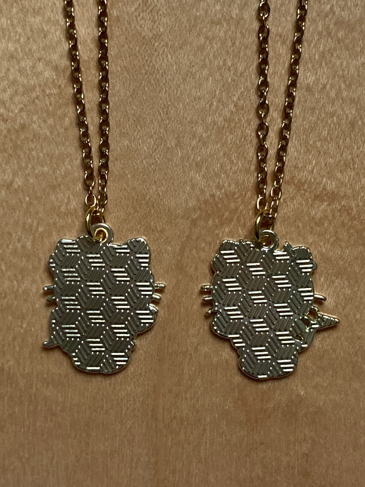 Matching Hello Kitty Necklaces • Angel Devil Demon Best Friends Couple Heart