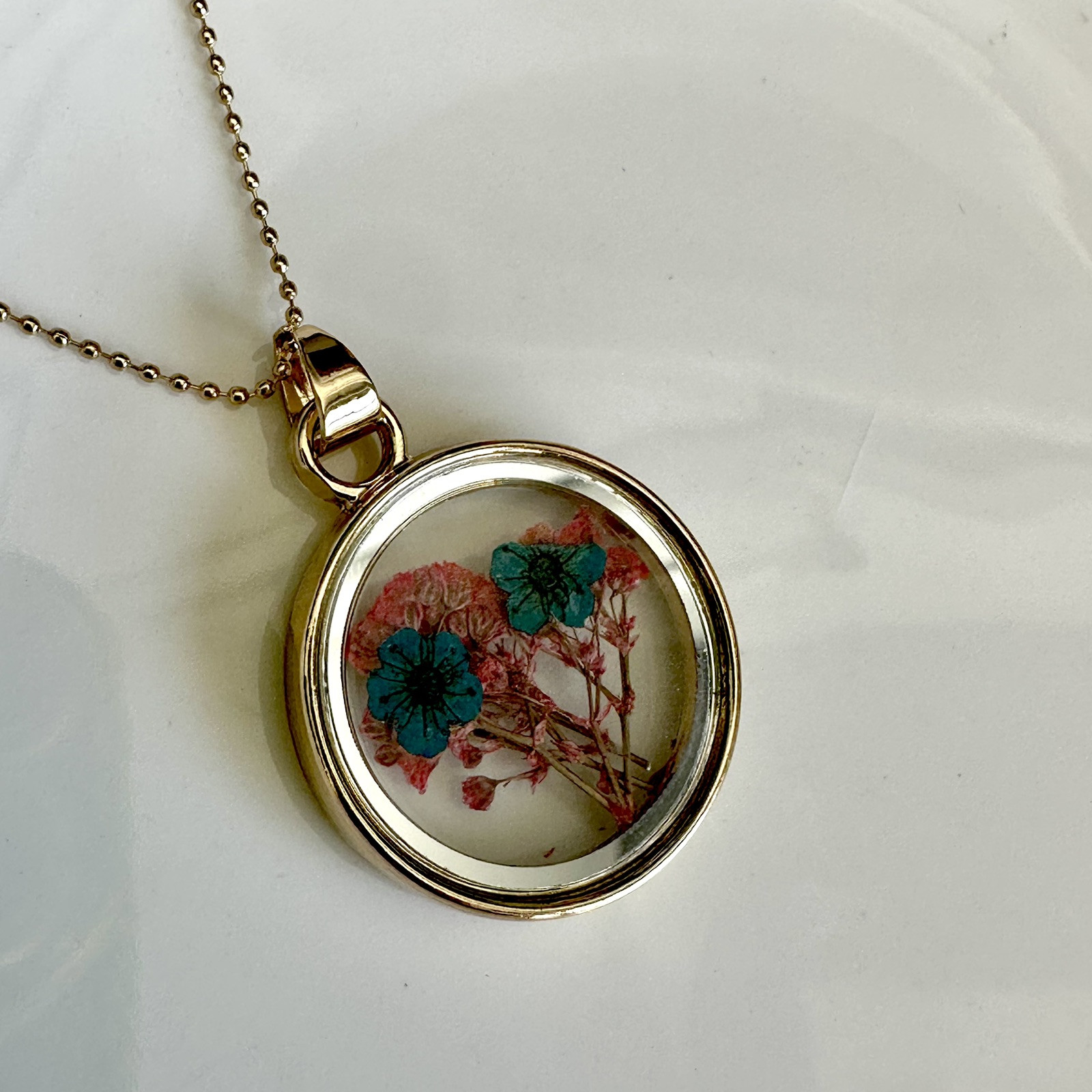 Gold Dried Pressed Wildflower Circle Charm Necklace Bohemian Boho Jewelry NEW