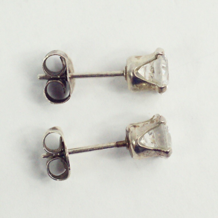 Sterling silver clear white/colorless 5 mm CZ stud post earrings 0.82 g