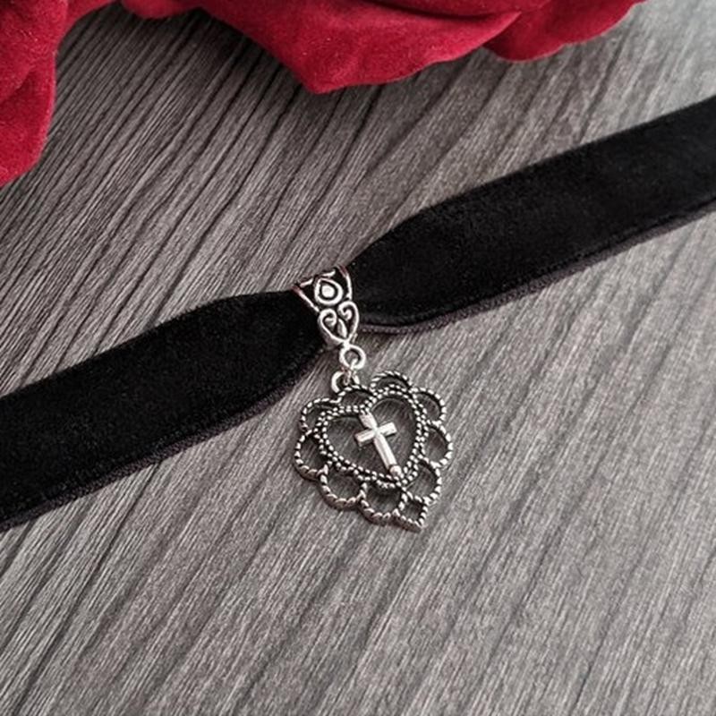 Gothic Cross Heart Charm Pendant Choker Velvet Chain Women Fashion Love Jewelry