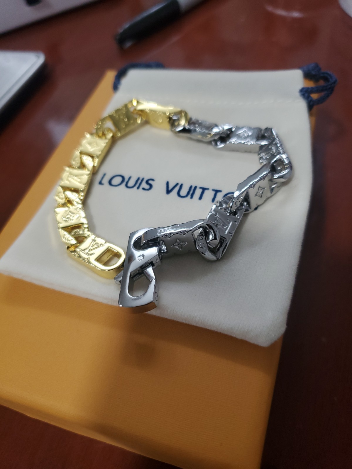 LOUIS VUITTON Bracelet Monogram 2 Toned Colorful Beautifull Just Gorgeous 7.48″