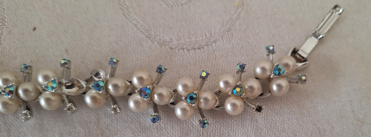 VINTAGE SIGNED LISNER EARRINGS & NECKLACE & PEARL & RHINESTONE SETS $49.99