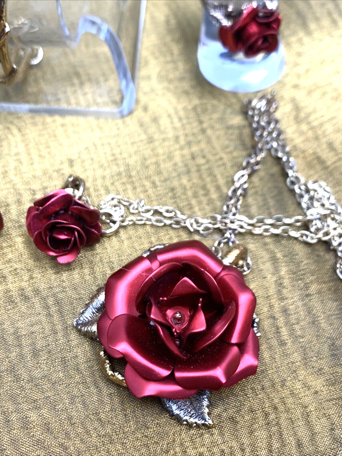 Red Rose Gold-Tone Set by American Beauty “The Art of Loving” Vintage Beauty