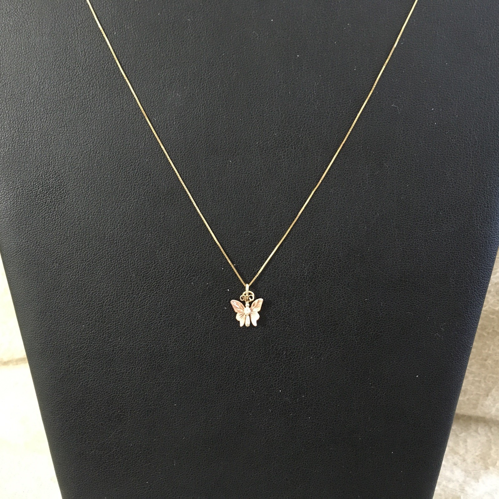 Beautiful 10k Yellow Gold 18” Black Hills Gold Butterfly Necklace 1.4g