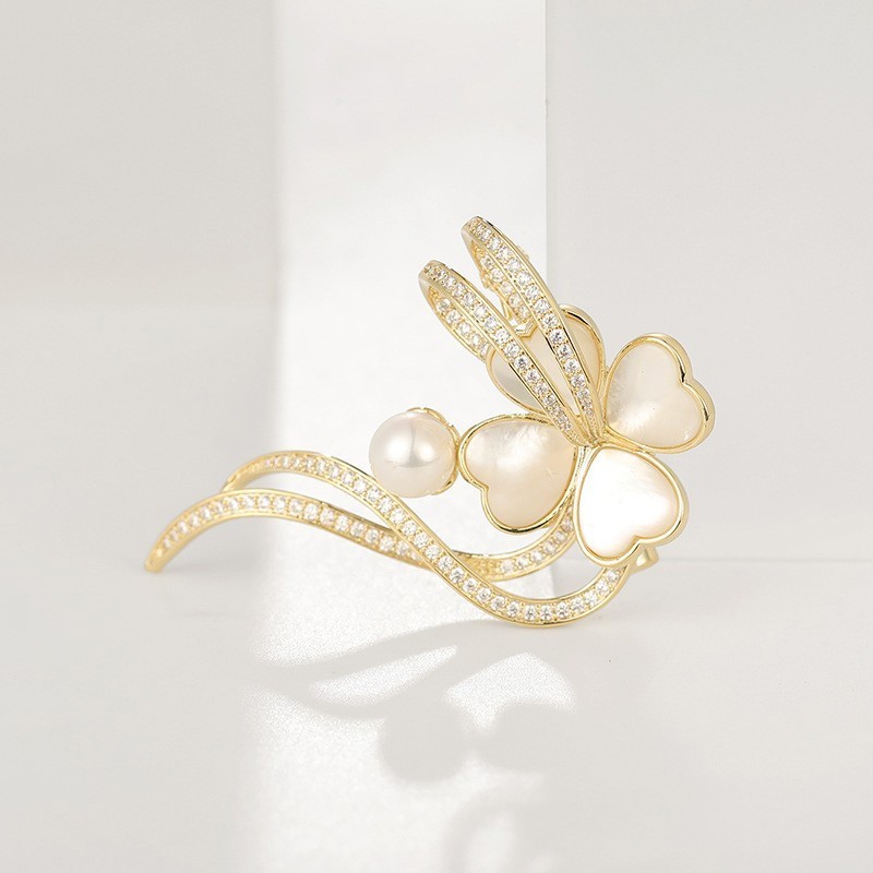 Fashionable Charming Flower Bouquet Clear Zircon Crystal Pearl Woman Brooch Pin