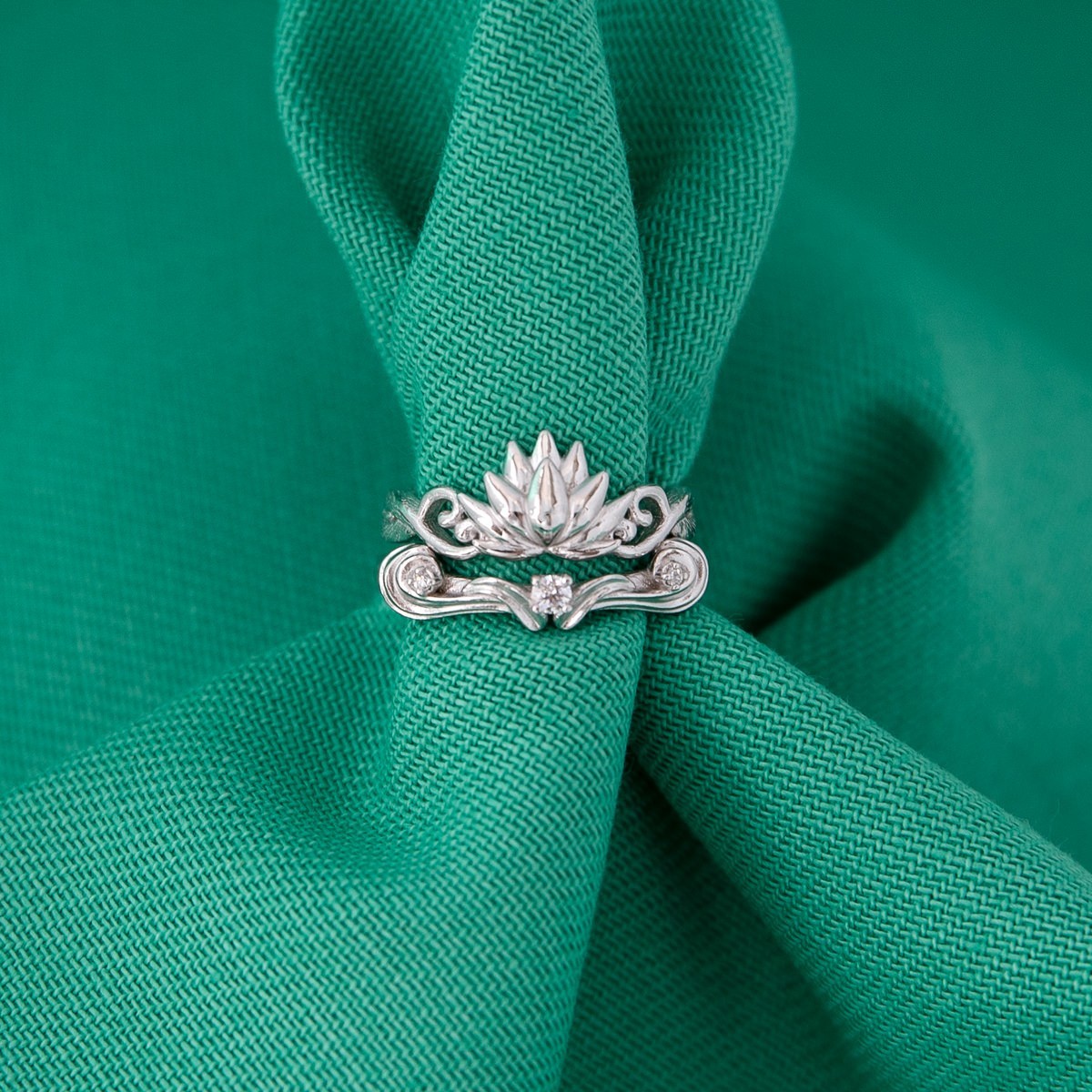 Disney X RockLove ‘Disney Aladdin’ Jasmine Lotus Stacker Rings – Silver – Size 7