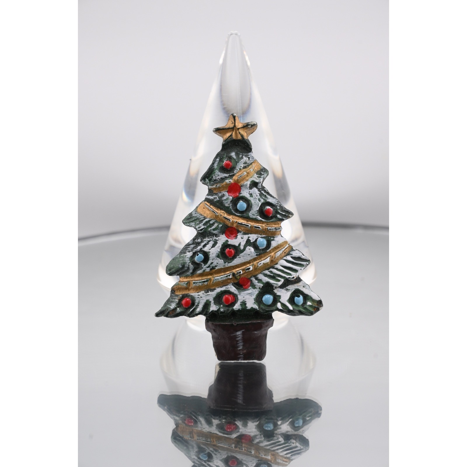Vintage Hand Painted Ceramic Christmas Tree Brooch.