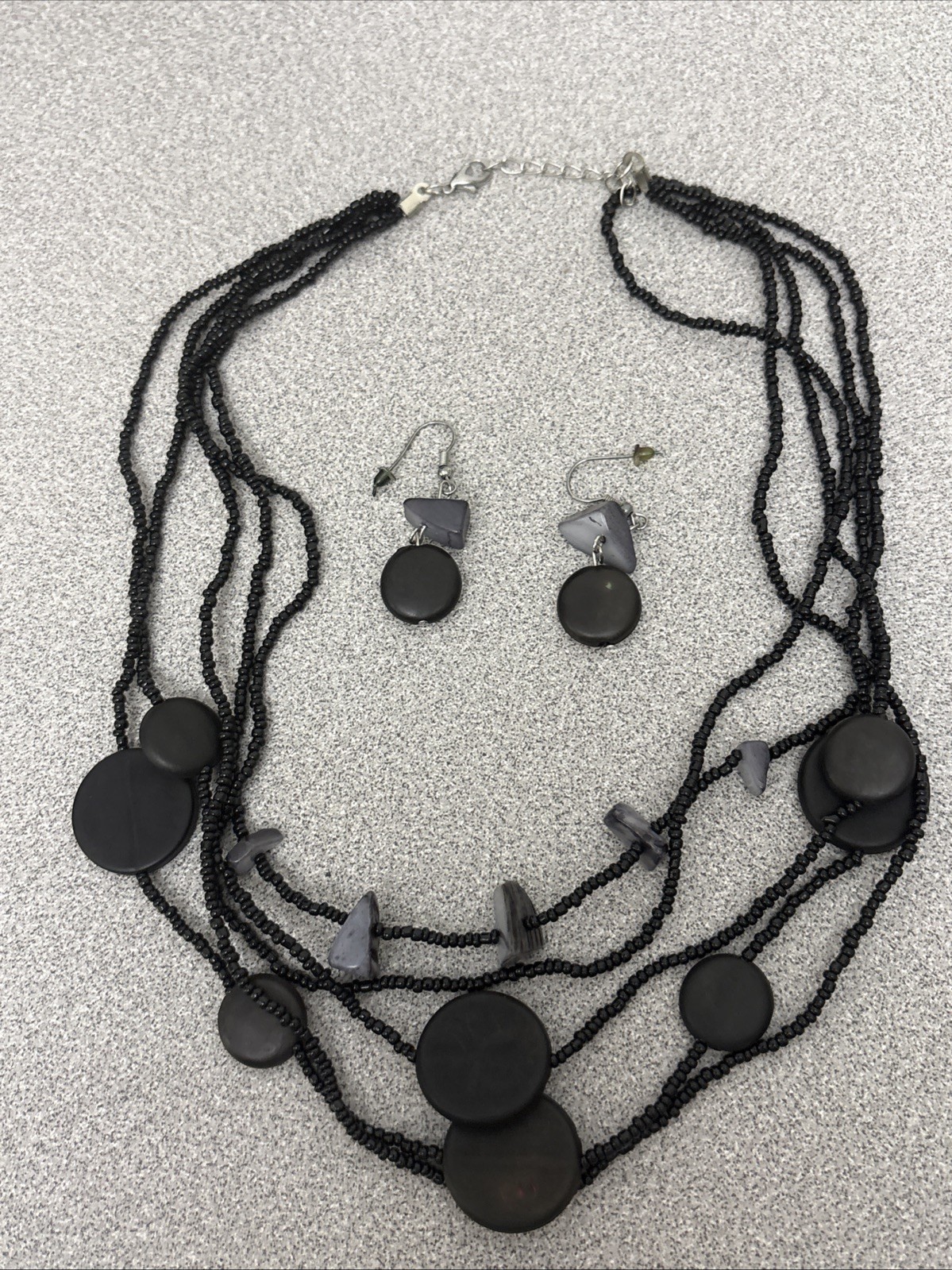 Set Earrings Necklace Fashion Costume Jewelry 16″ Black Faceted Beads