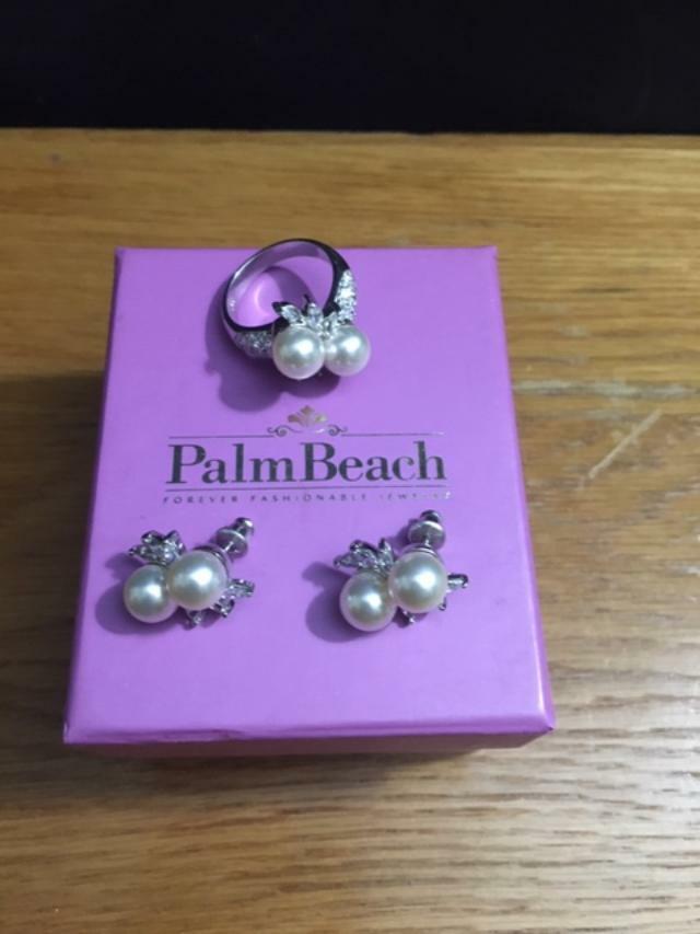 Palm Beach Jewelry Ladies .925 Sterling Silver Pearl Ring and Earring Set