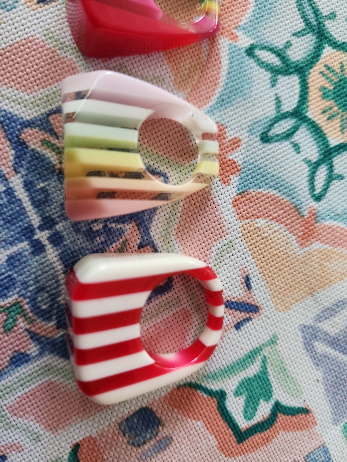 Lucite RING Rainbow Stripes Sizes 4 – 7 Vintage Fashion Chunky 1990s-2000s