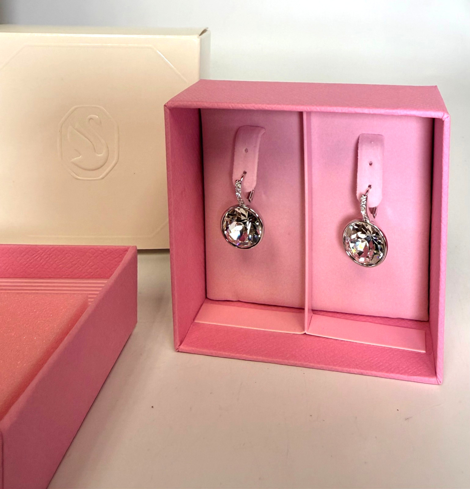 Swarovski Millenia Drop Earrings Round Cut White – 5731149 *NEW IN GIFT BOX*