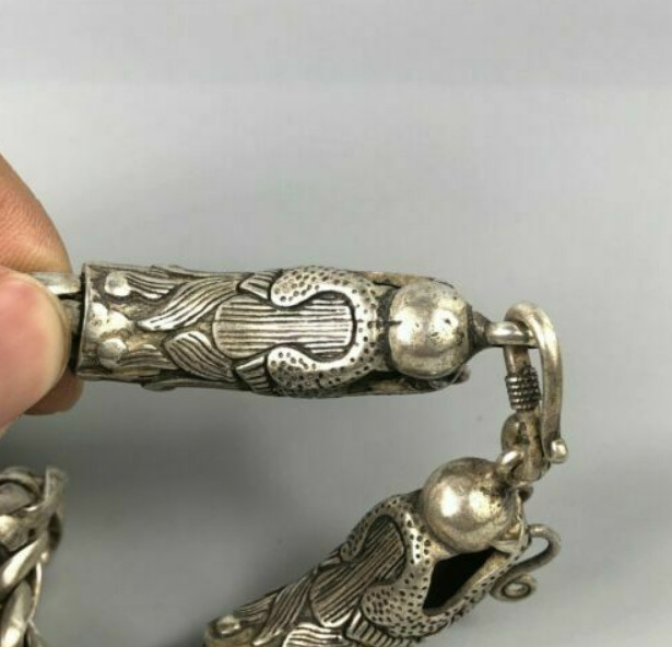 Collectible Tibet Silver Handwork Dragon Amulet Bracelet Exquisite Chinese Rare