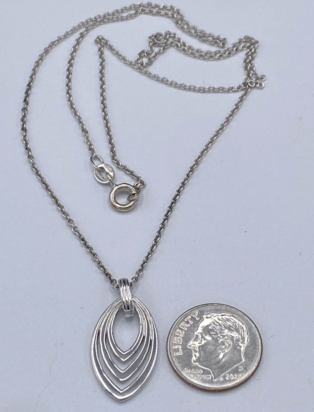 Kit Heath Signed Sterling Silver Multi Diamond-Cut Oval Pendant Necklace 18” NWT