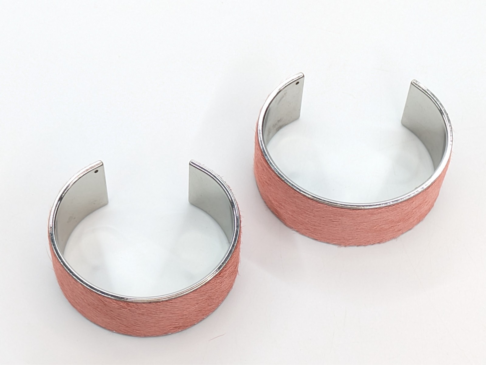 Chunky Pink Dyed Cow Hide Silver Tone Cuff Bracelet Set of Two 1 1/8″ Wide