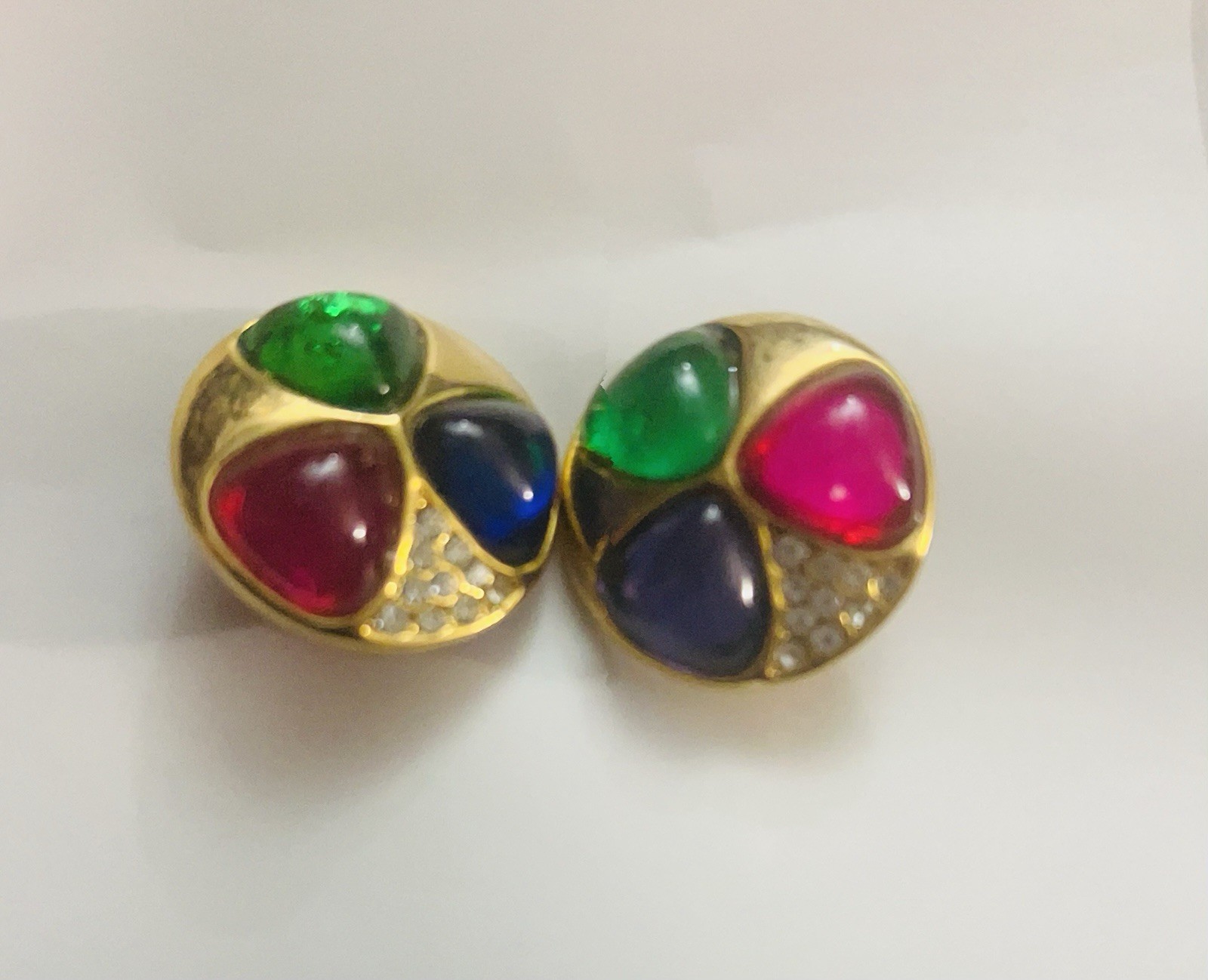 Vtg Gripoix Glass Sapphire Emerald Ruby Cabochon Stone Gold Tone Hoop Earrings