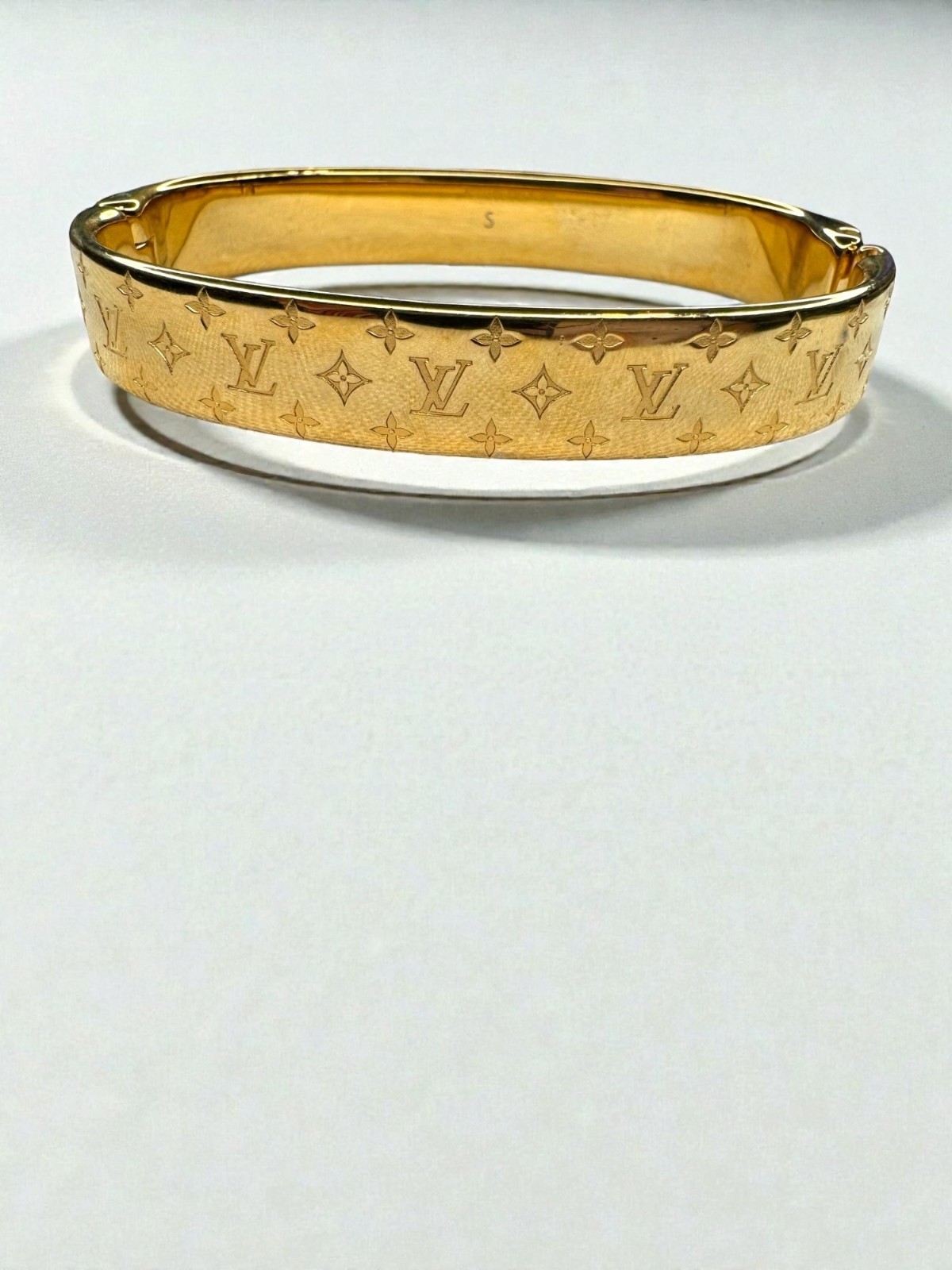 Louis Vuitton Nanogram Monogram Bangle Bracelet M00251 LE4264 Gold Tone