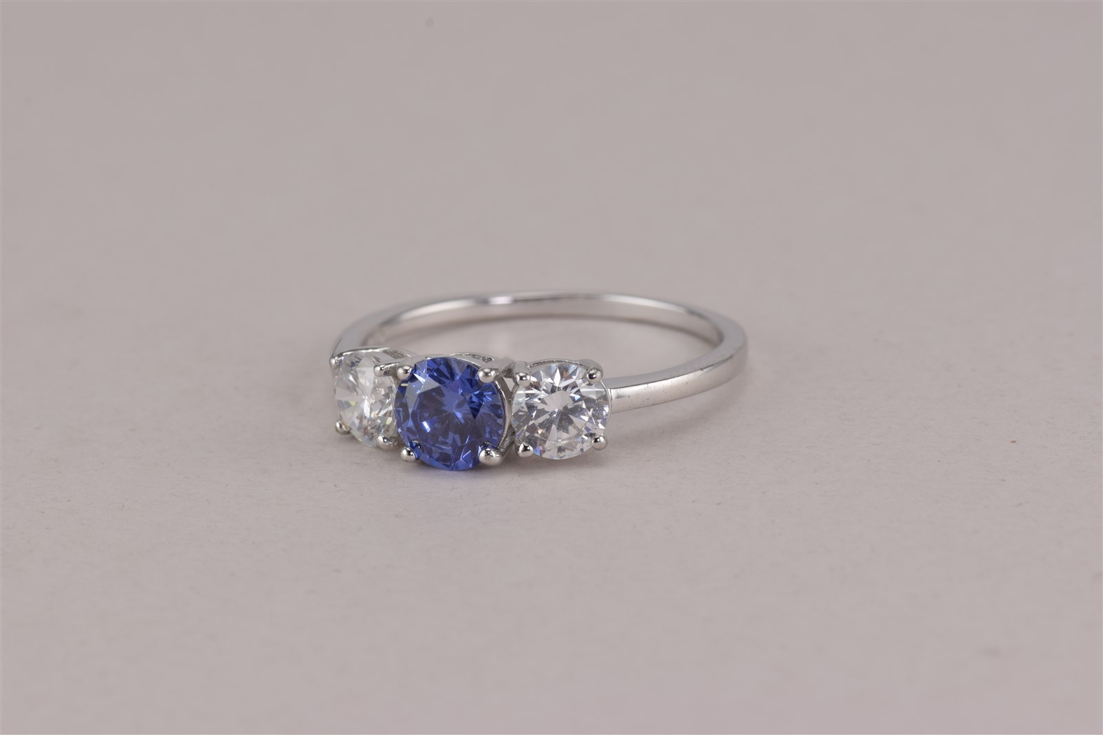 Sterling Silver Blue Solitaire & White Cubic Zirconia Band Ring YGI 925 Sz: 11