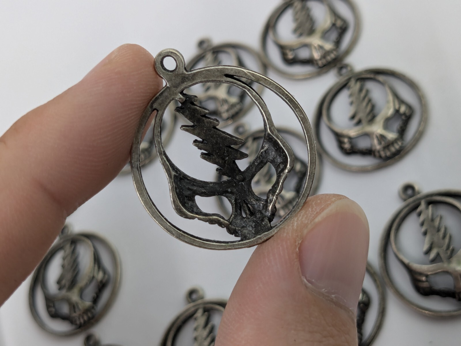 (12) Grateful Dead Logo Skull Stealie Pendant Charm Wholesale Jewelry Lot 1.25″