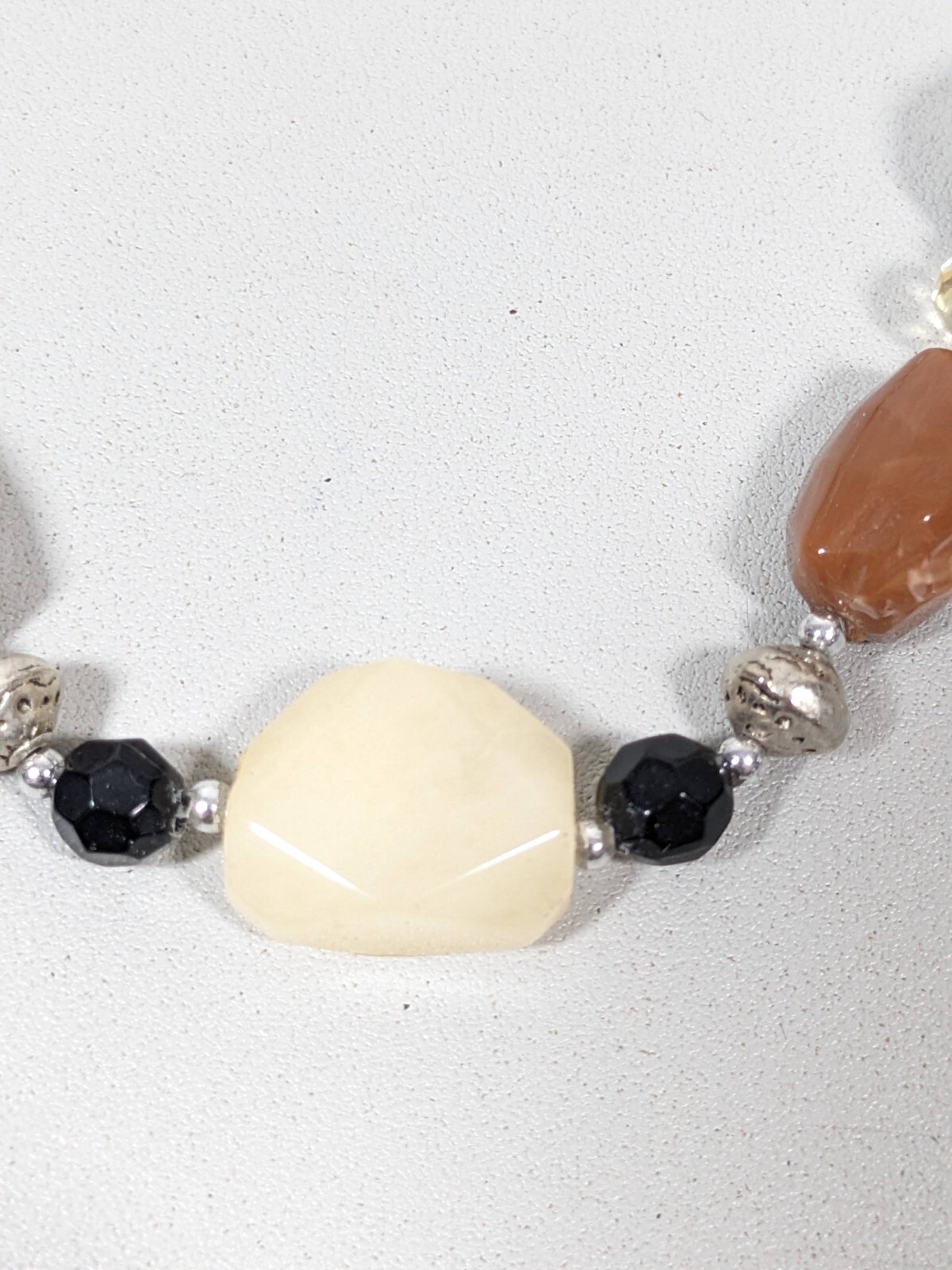 Beachy Coastal Brown Cream Acrylic Glass Bead silver Tone Necklace 19.5 in