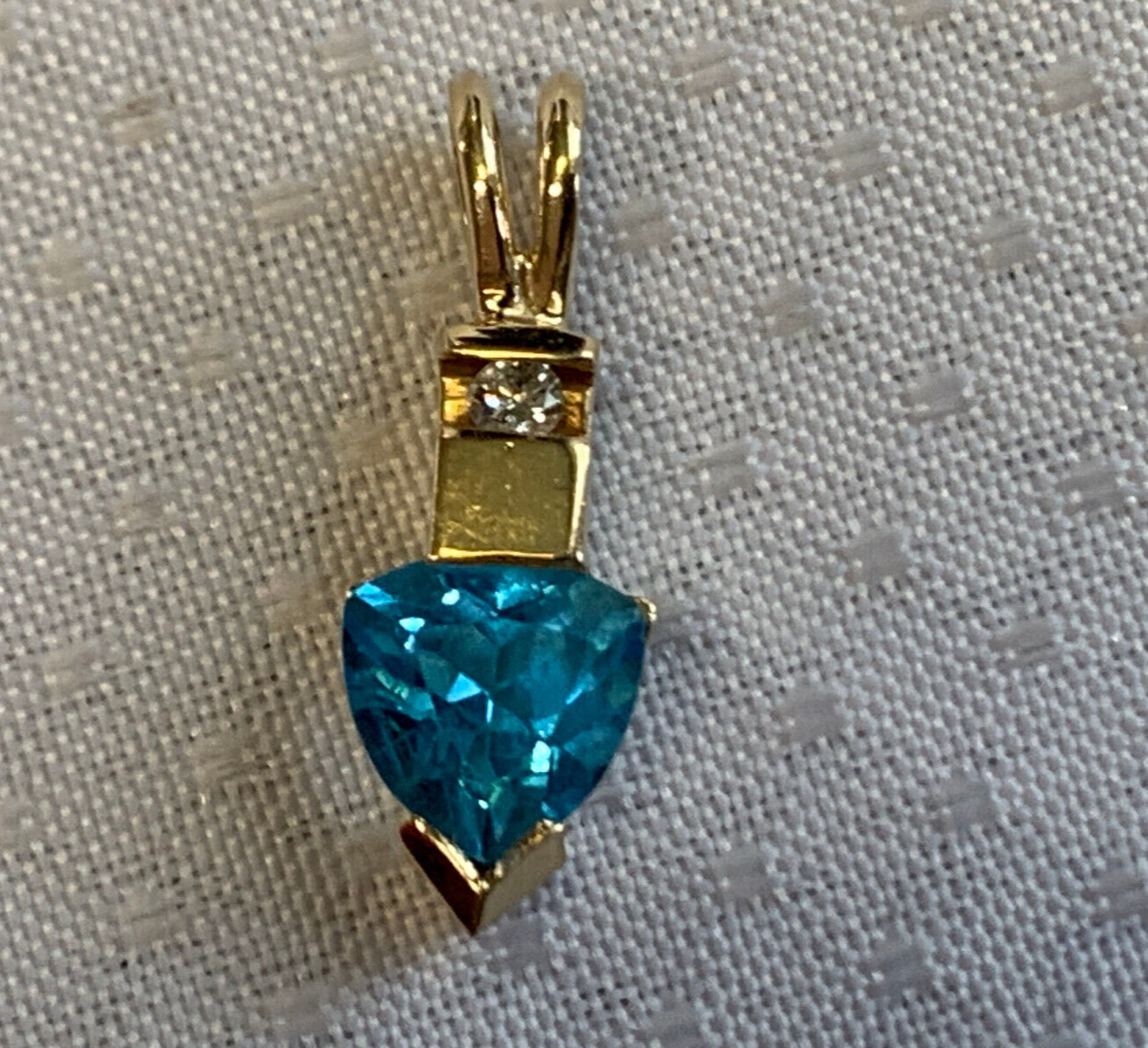 14K Yellow Gold Diamond Pendant 2.16g Fine Jewelry Blue Topaz Color Stone Charm