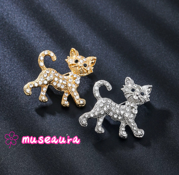 2Pcs Cute Cartoon Cat Alloy Rhinestone Pin Vintage Style Statement
