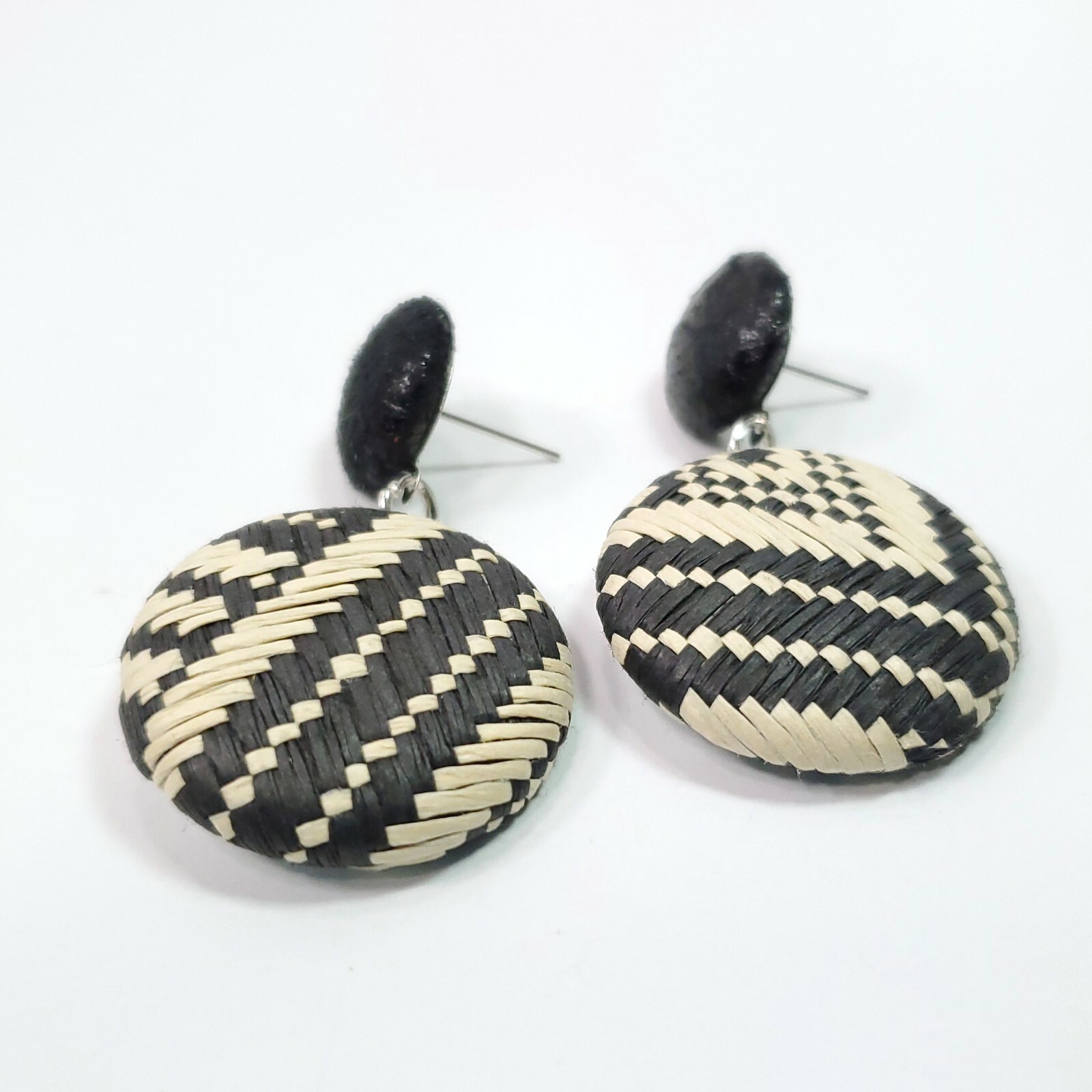 E0464 Fabric Button Black Ivory Tone String Chevron Design Dangle Earrings