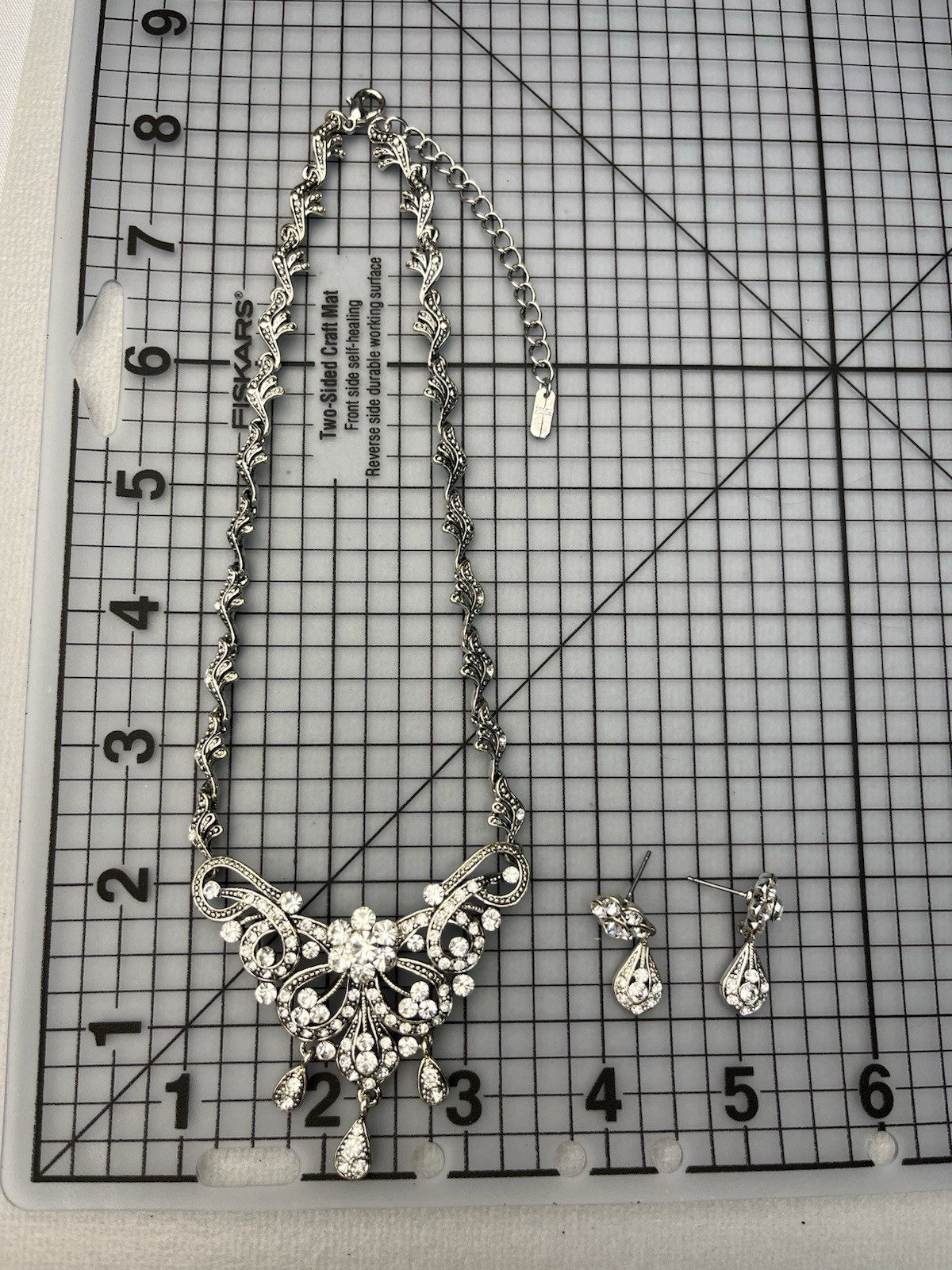 Vintage Necklace and Earrings Set Jewelry Floral design all occasion Gift