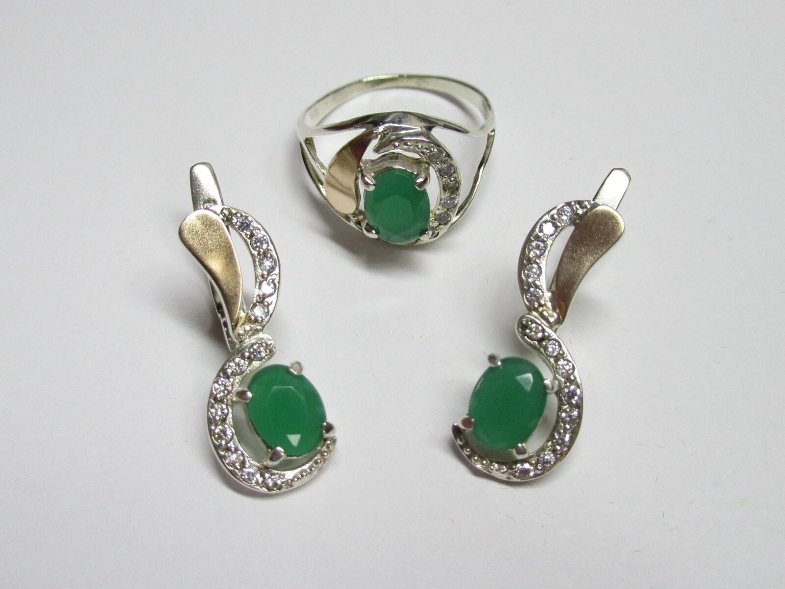 Silver set 925, 375 gold, cubic zirconia, agate, 8.15 g., ring size 8,5.