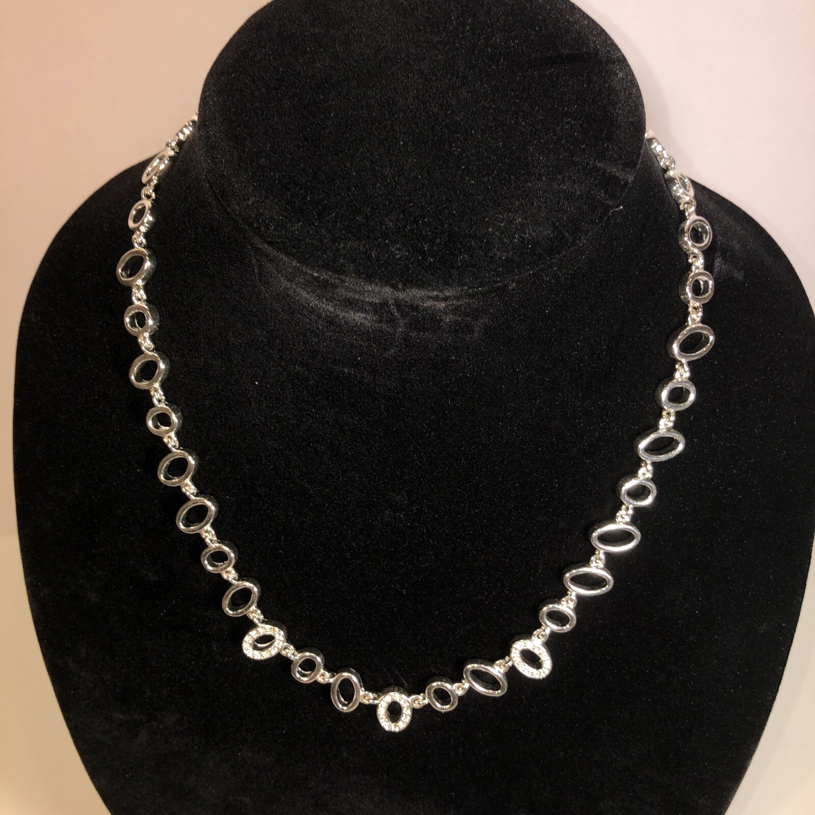 Elegant Silver Plated Ovals Necklace 16.5 to 19.5 Inches Wedding Jewelry