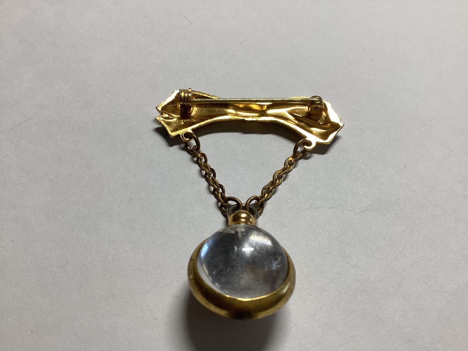 Red White Blue Gold Tone Bow Pin With Dangling Orb Bubble Photo Vtg. Free Ship