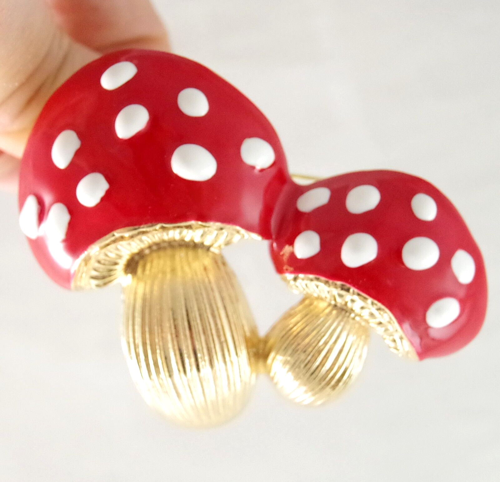 2.75″ BIG DOMED POLKA DOT MUSHROOM/ TOADSTOOL ENAMEL & GOLD PENDANT BROOCH COMBO