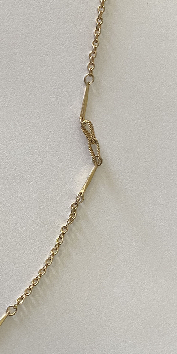 Interesting Varied Styles Of Gold Tone Chain Links 28” Necklace