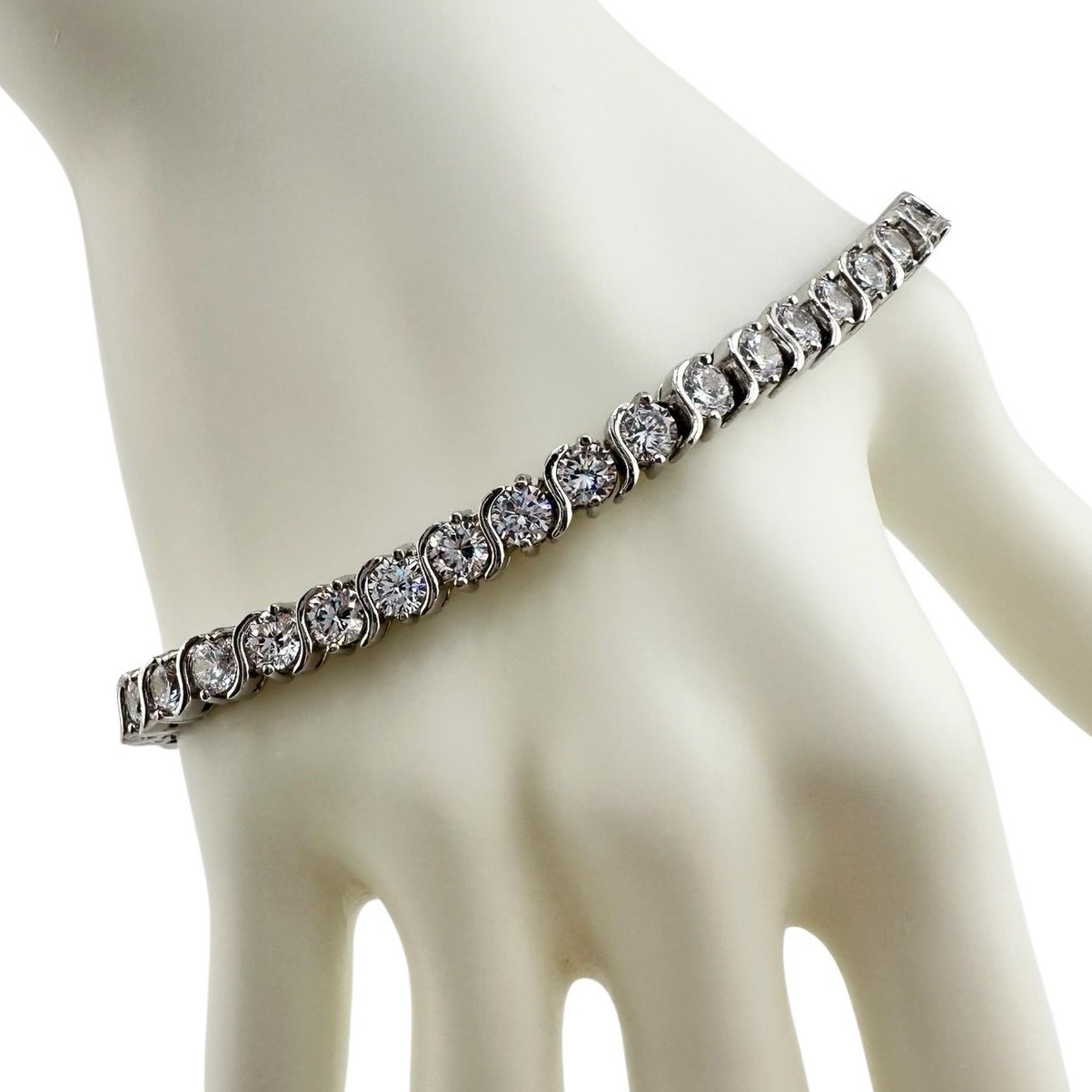 Cubic Zirconia Round Brilliant Cut Rhodium Plated Silver Tone Tennis 7″ Bracelet