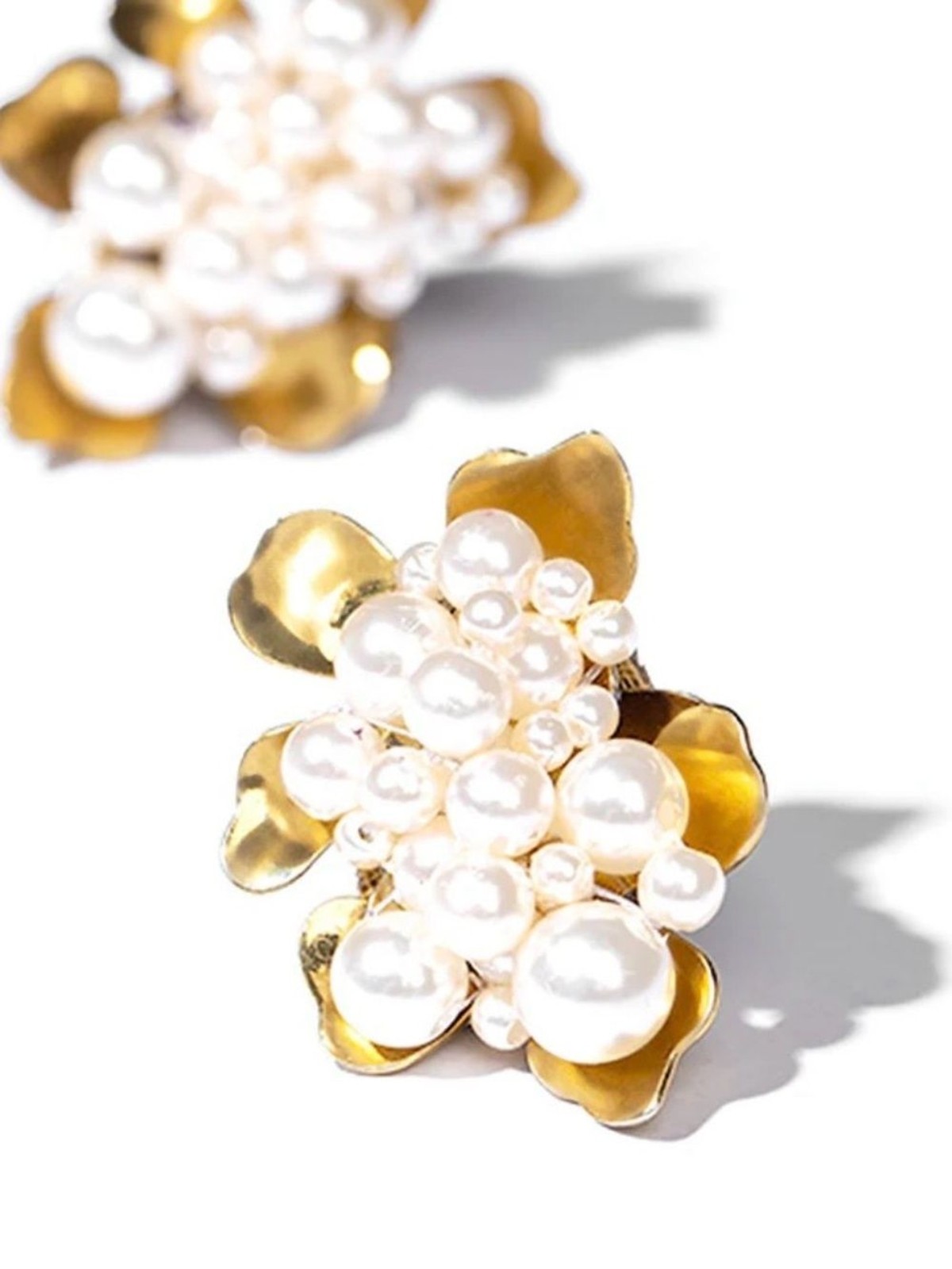NEW Deepa Gurnani Gold Pearl Cluster Flower Stud Earrings – Women Jewelry