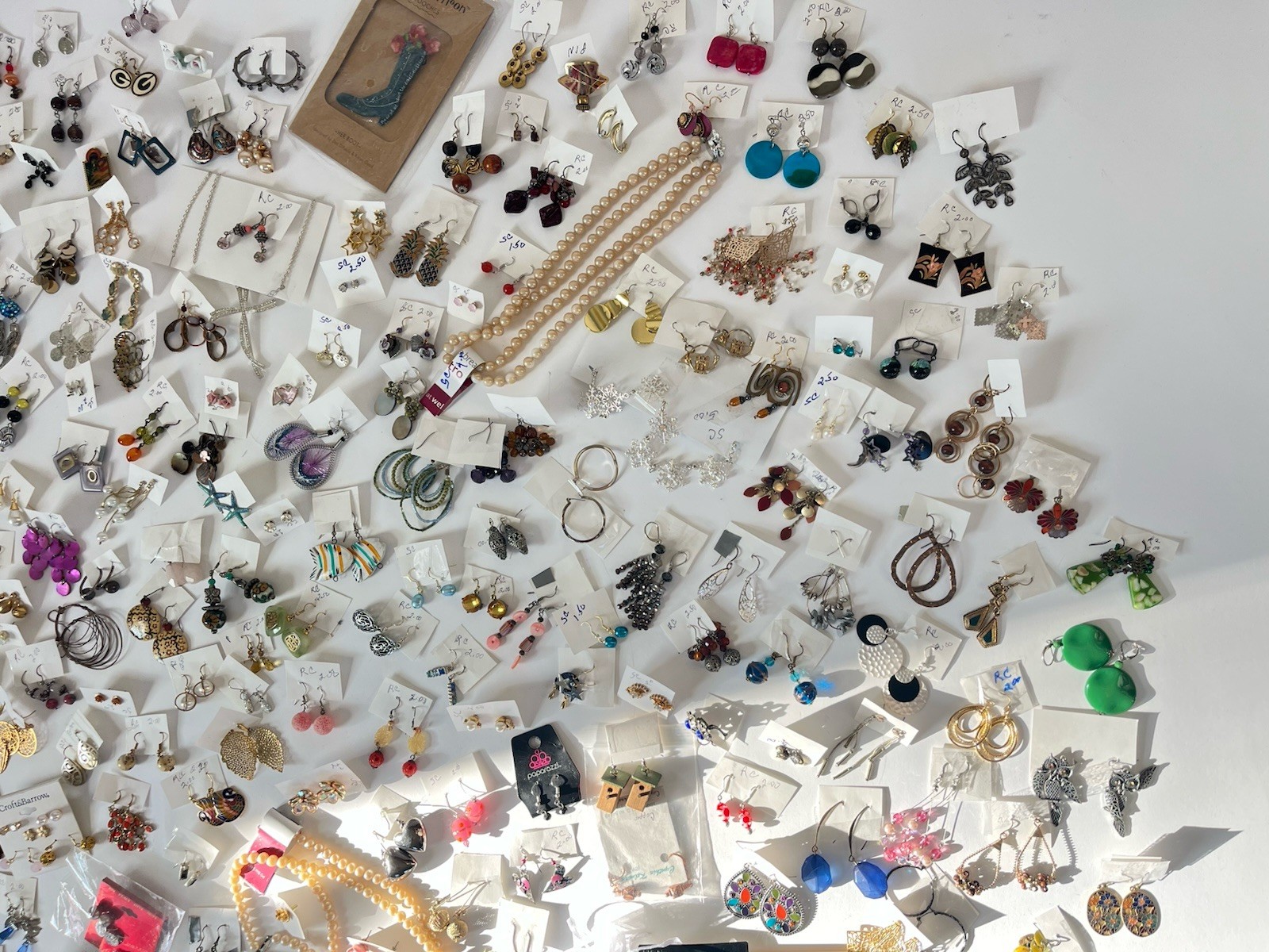 Mixed Fashion Jewelry Lot Mostly Earrings – 300+ Pairs – 5lbs