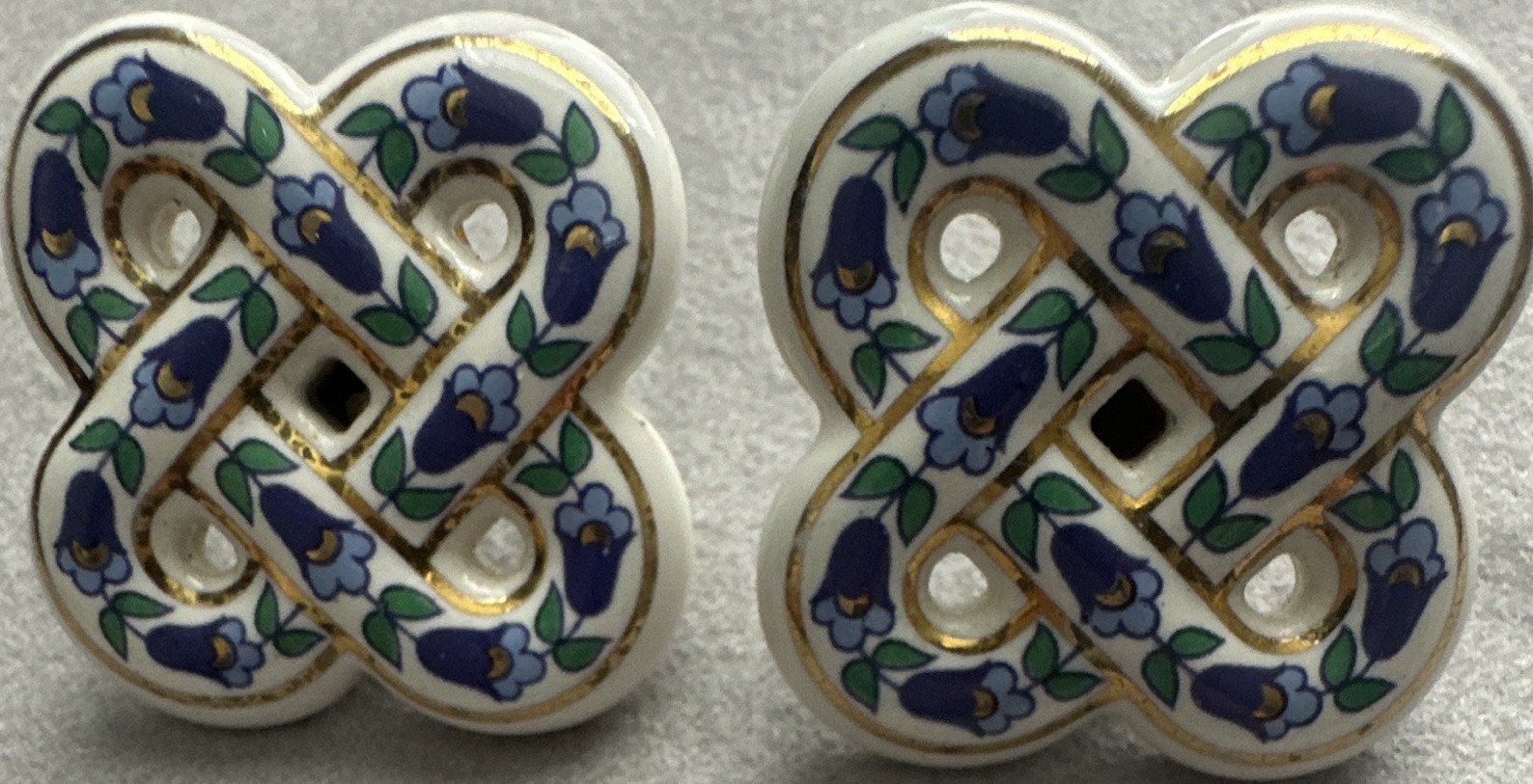 White Blue Enamel Ceramic Flower Clip-On Stud Earrings Gold Tone Green Accent