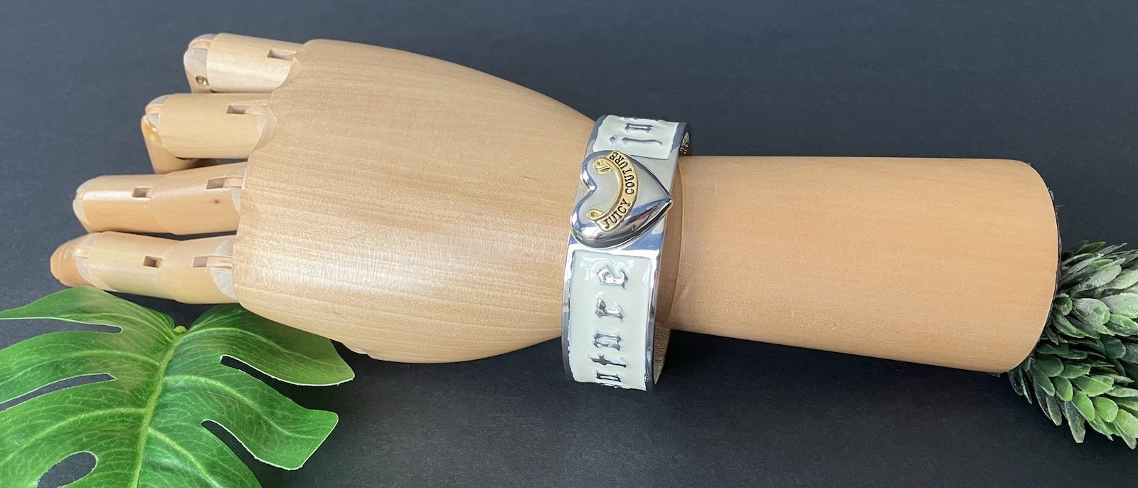 Vintage Y2K Juicy Couture Silver White/Cream Enamel Heart Bangle Bracelet